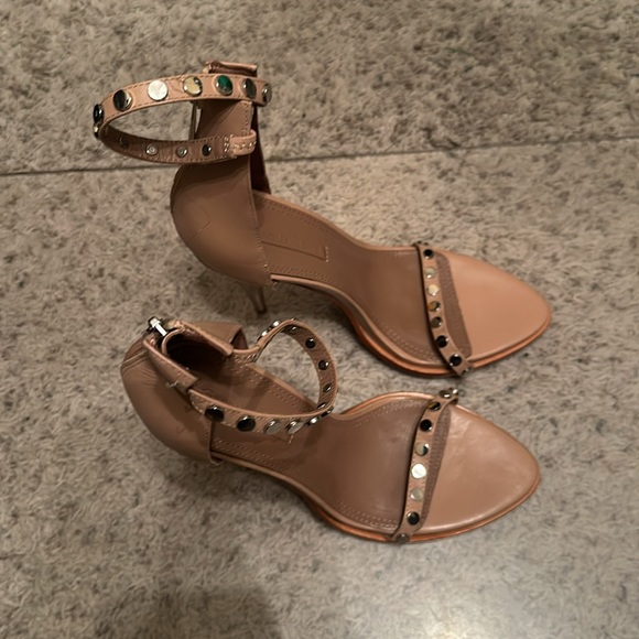 BCBG Maxazria tan heels - Picture 2 of 7